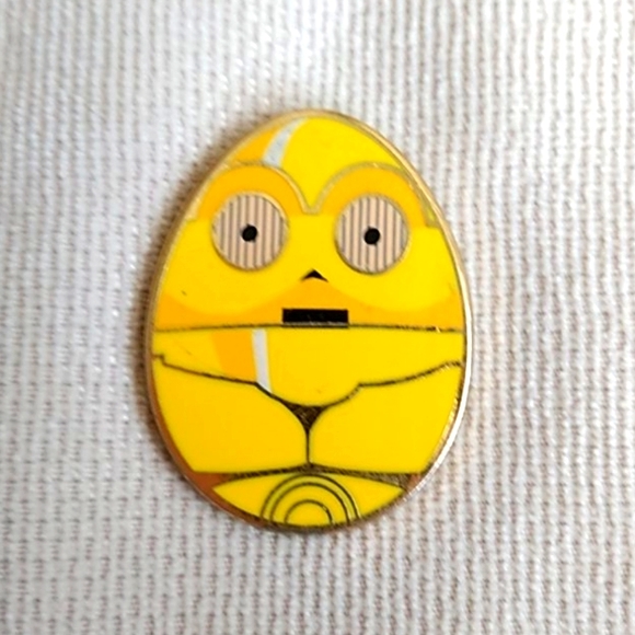 Disney Jewelry - DISNEY & LUCAS FILMS C3PO EGG PIN